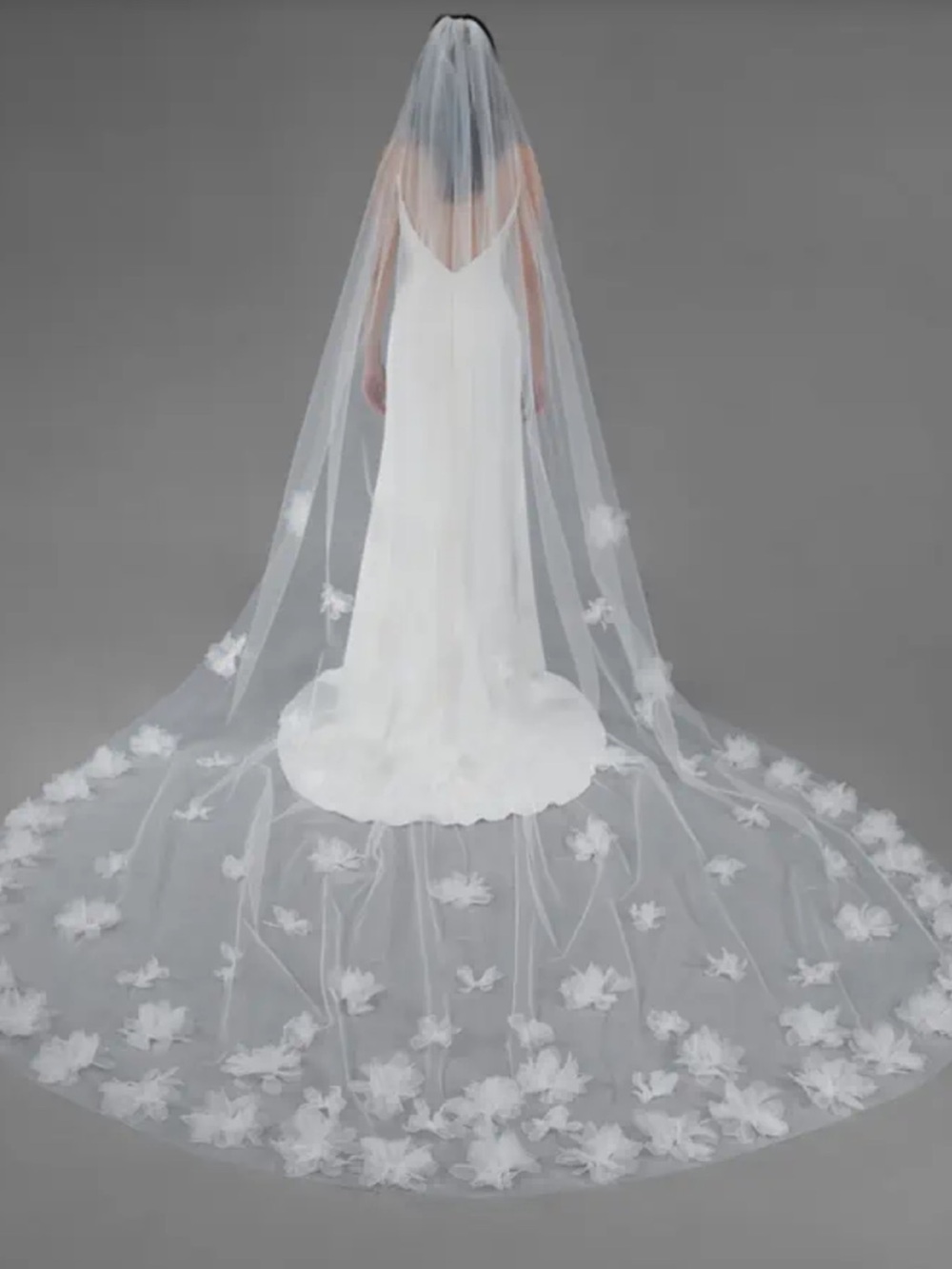 Essence of Australia AVL0125 Ivory Royal Wedding Veil - Picture 2 of 8